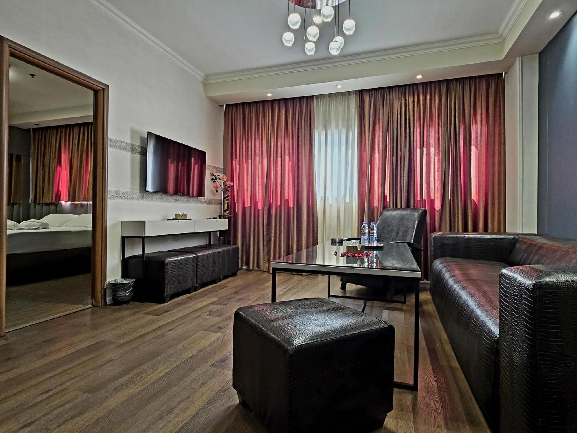 Hotel House ริชอน เลอซีออน ภายนอก รูปภาพ